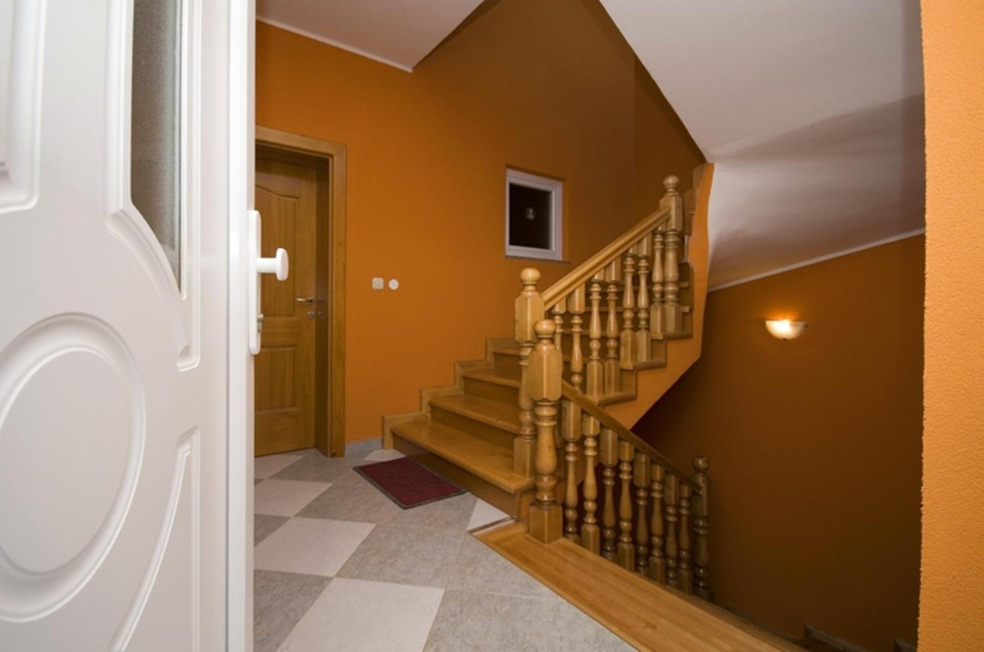 Apartment And Room Marlen 罗维尼村 外观 照片