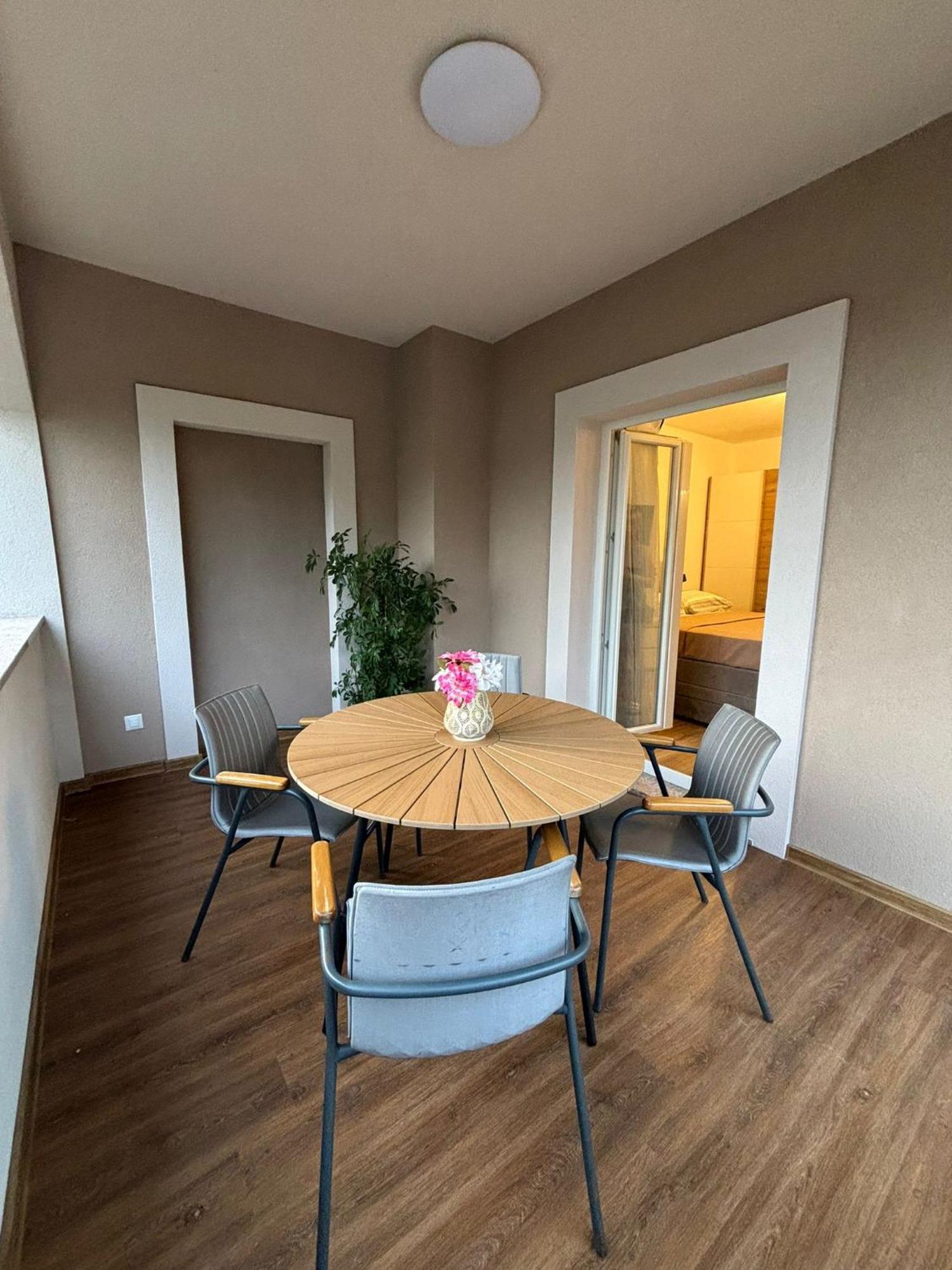 Apartment And Room Marlen 罗维尼村 外观 照片
